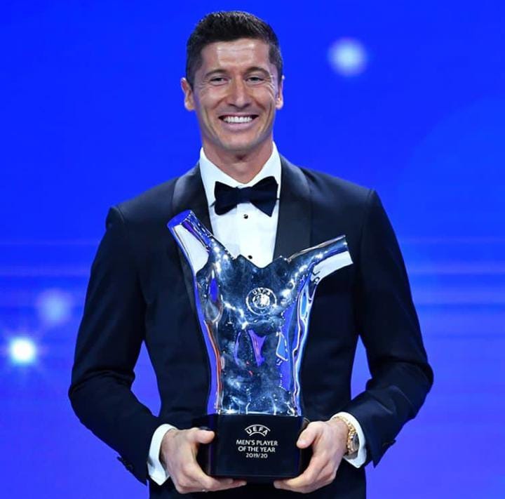 Robert Lewandowski é o melhor Jogador do ano  da UEFA