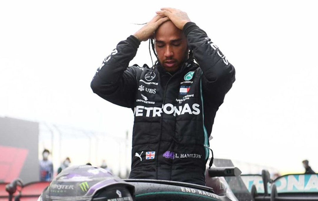 Lewis Hamilton testa positivo à Covid-19