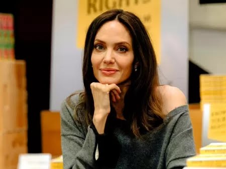 Angelina Jolie aposta na literatura sobre os direitos dos Jovens