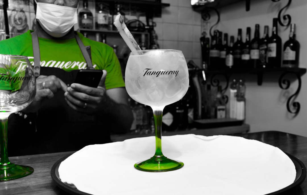 Gin Premium Tanqueray associa-se ao sabor da tradição no icônico PIMMS restaurante