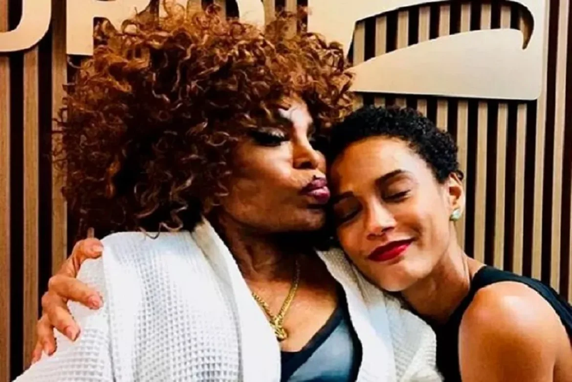 Taís Araujo viverá a icónica Elza Soares em filme biográfico