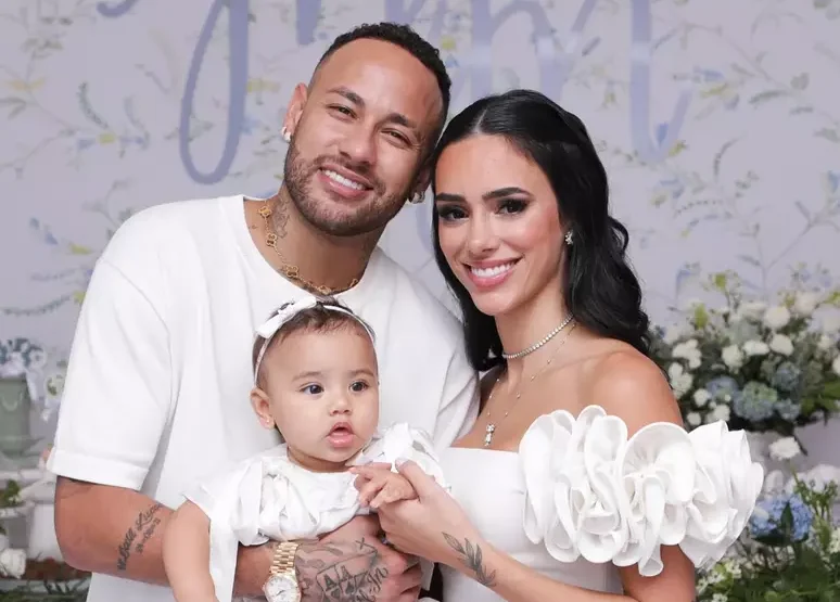 “Já somos casados no papel”, declarou Bruna Bancarei para anunciar que casou com Neymar em uma cerimônia civil